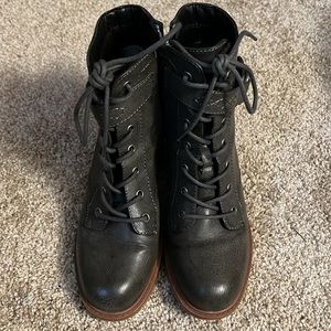 Side zip deep olive green boots